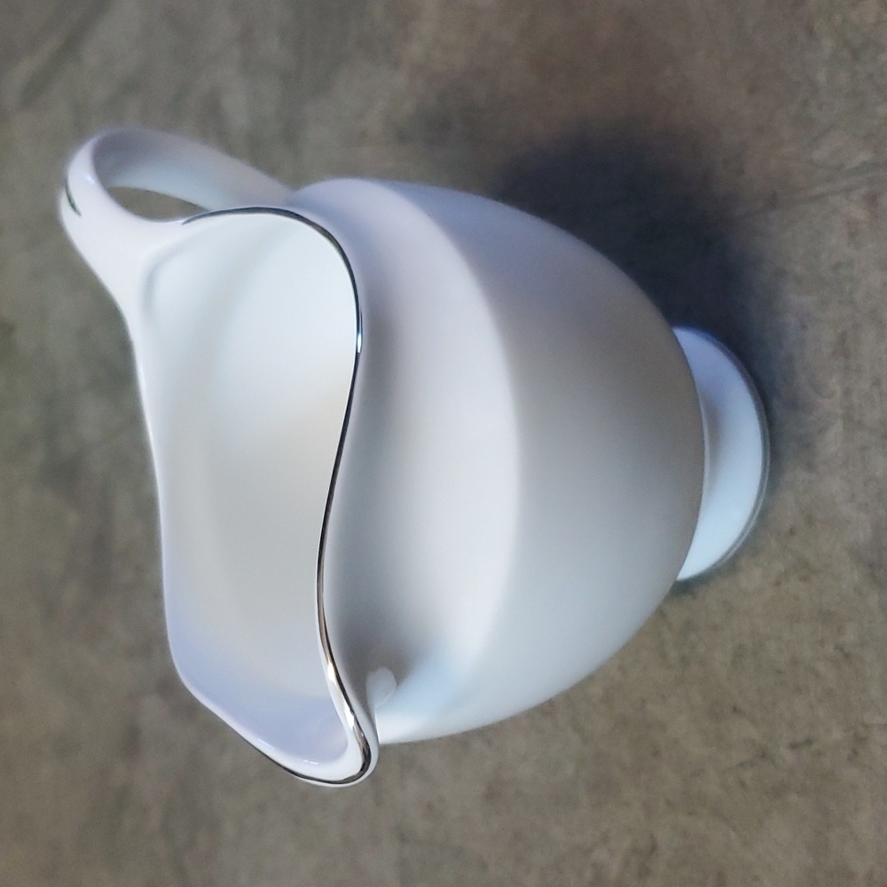 New with tags - Wedgwood Signet Platinum vintage creamer